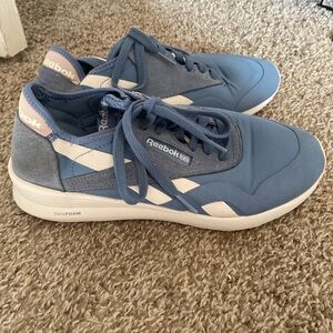 Reebok Blue Sneakers Women’s 8.5 DMX Foam Comfort